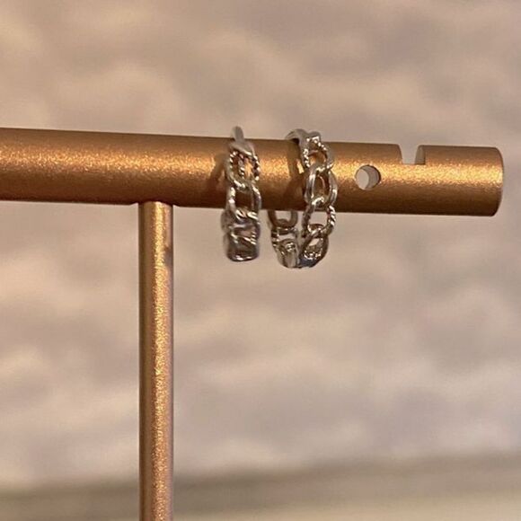 The Mini Chain Hoop dainty 925 silver huggie, hoop earrings. - Picture 9 of 10